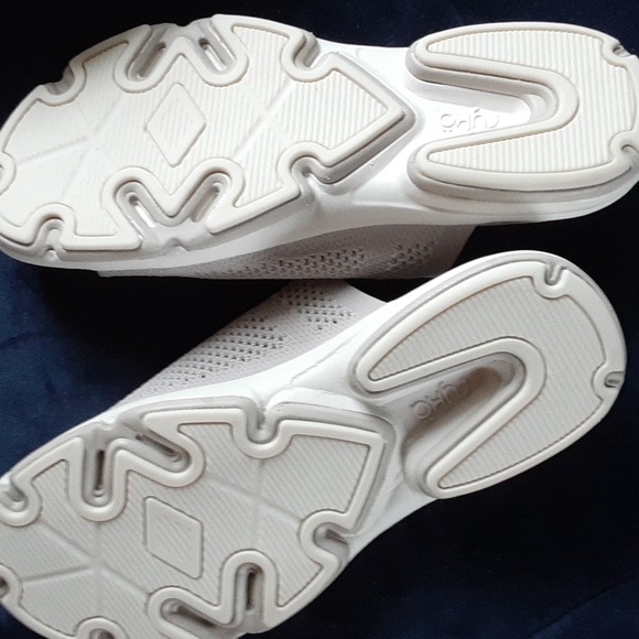 Ryka Desi Sandals 8.5 Wide - Picture 2 of 9